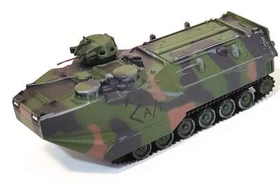 3R USA AAV-7A1 Véhicule d'assaut amphibie blindé 1/72 Vert Camouflage