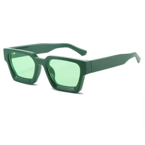 Lunettes de soleil de luxe pour femmes idéales en terrasse ou conduite