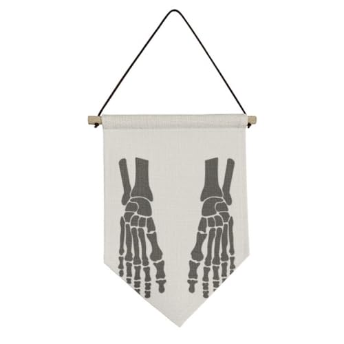 Toile drapeau squelette noir pour masquer un mur vide avec un motif de pied humain artistique