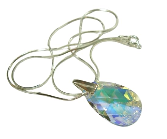 Collier en cristal ARANDE fini les bijoux ternes avec ce modèle certifié