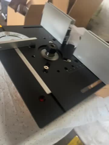Te koop Kreg freestafel met Triton frees