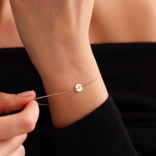 18K Gold Plated Stainless Steel Initial Bracelet Personalized Letter Charm Bracelet Small Dainty Disc Monogram Name Bracelet for Women3