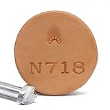 Comment utiliser - mouiller la surface du cuir avec une petite quantité d'eau. Ensuite, placez le côté à motifs verticalement sur le cuir et frappez avec un marteau. Vous vous retrouvez avec un beau motif.