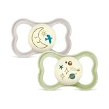 Design orthodontique : grâce à la tétine plate et symétrique, la tétine MAM répond au besoin naturel de succion des bébés pendant 6 mois sans avoir d'effet négatif sur le développement oral