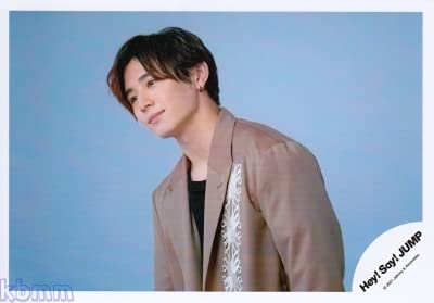 山田涼介 公式写真④ 41uUU8Eg9hL._UF350,350_QL50_.jpg