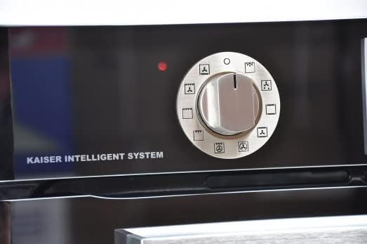 Close-up of the oven's function selection knob.