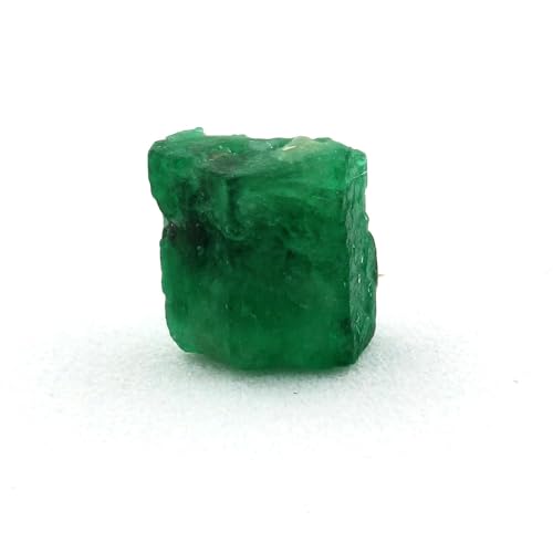 Émeraude de 1.70 Carats, gisement Mingora Pakistan, dimensions 6x6x3 mm, couleur vert