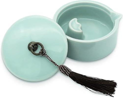 Rutexc優雅な青磁色の丸形硯、 蓋に飾られた紐とタッセルが華やかさを増し、 書道や絵画の際に墨を溜めるための美しい文具