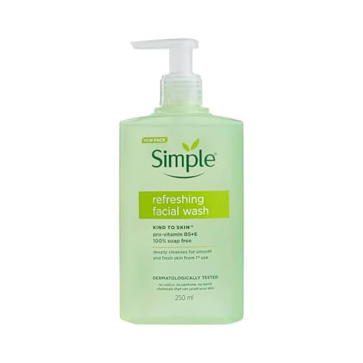 Simple Kind to Skin Refreshing Facial Wash | 100% Soap-Free Gentle Cleanser with Vitamin E & Glycerin | For All Skin Types | Perfect for Sensitive Skin, 250ml
