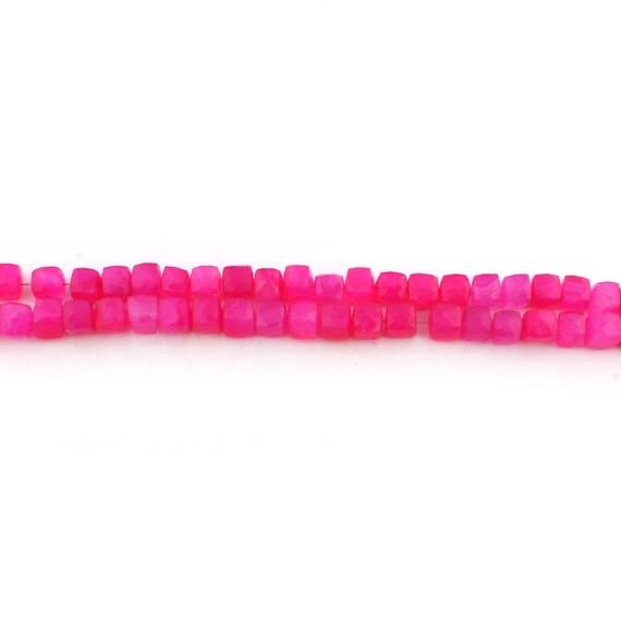 Perles de calcédoine rose briolette cube facetté 7mm-8mm fil de pierre naturelle rose fuchsia Sb938