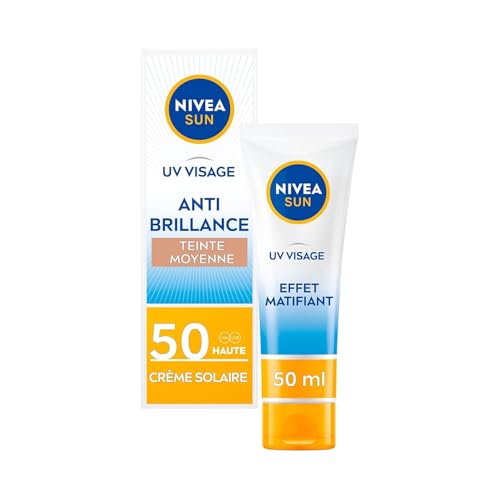 NIVEA SUN - Crème UV Visage Anti-Brillance Teintée FPS 50 - Protection UVA/UVB - Hydrate, Protège & Matifie - Antioxydant - Sans Silicone - Non Collant - Peaux Normales À Mixtes - Medium - 50 ml