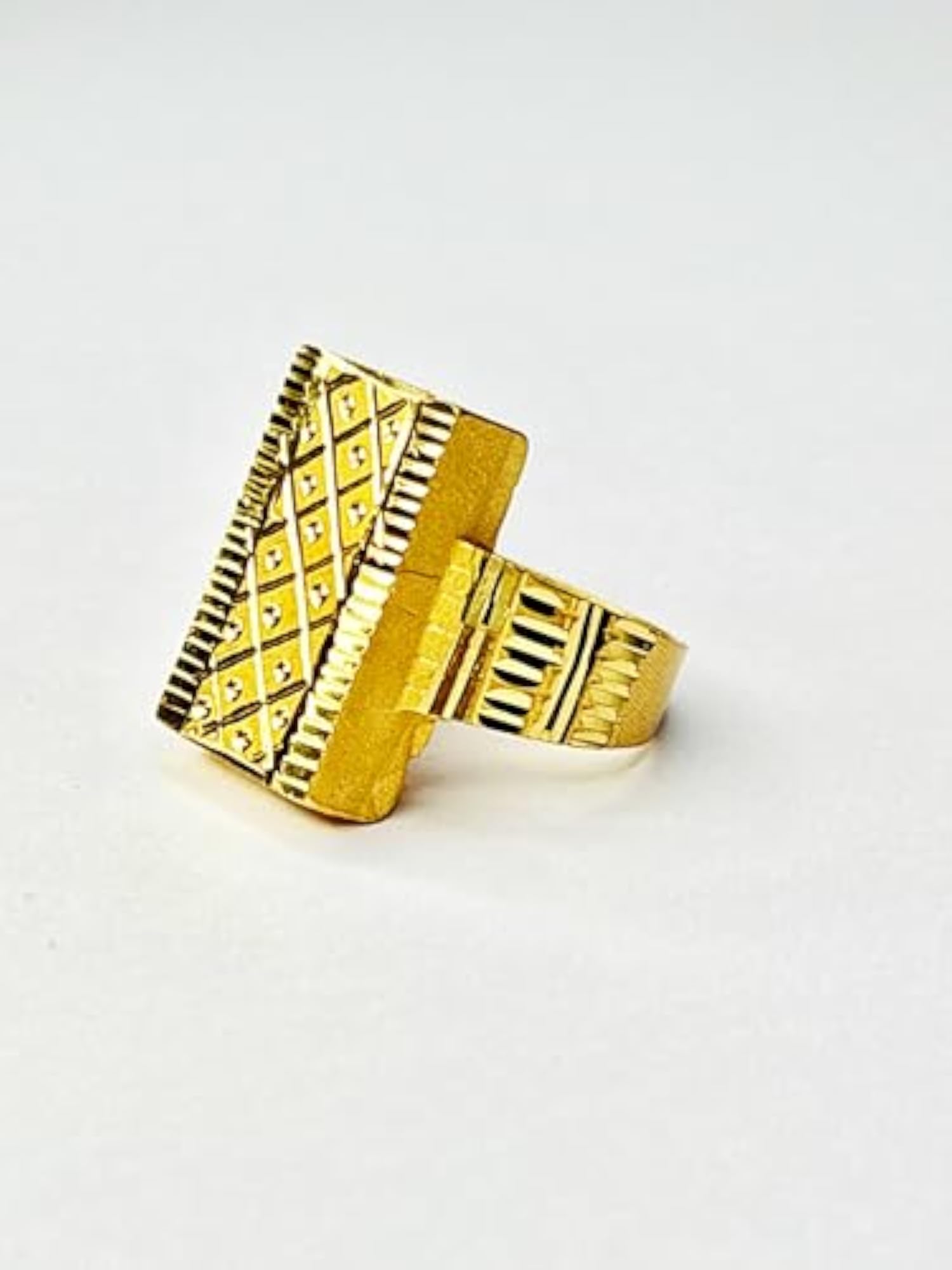 Gold-Plated Rectangular Signet Ring with Engraved Pattern