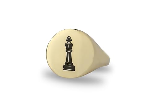 Bague gravée roi d'échecs en or : finissez-en avec les bijoux banals sans aucune personnalité