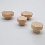 Design semplice e moderno: il design circolare minimalista di ogni pomello si adatta a vari stili di arredamento. La forma rotonda consente un facile utilizzo su cassetti, armadi e porte su base giornaliera. I pomelli rotondi in legno aggiungono un tocco di eleganza vintage ai tuoi mobili, rendendoli perfetti sia per stili di arredamento tradizionali che moderni. Ogni pezzo è unico grazie alla naturale variabilità del legno.
