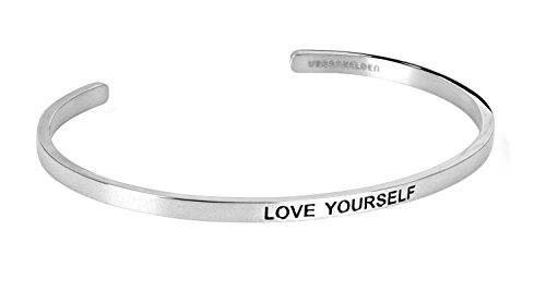 Preisvergleich Produktbild URBANHELDEN - Armreif mit Gravur - Damen Schmuck Inspiration Motivation - Verstellbar, Edelstahl - Armband mit Spruch"Love yourself" - Silber