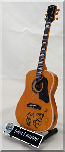 JOHN LENNON Guitare Miniature avec médiator Imagine Peace - Les Beatles, Paul McCartney, John Lennon, RIngo Starr, George Harrison JOHN LENNON Guitare Miniature avec médiator Imagine Peace – Image 3