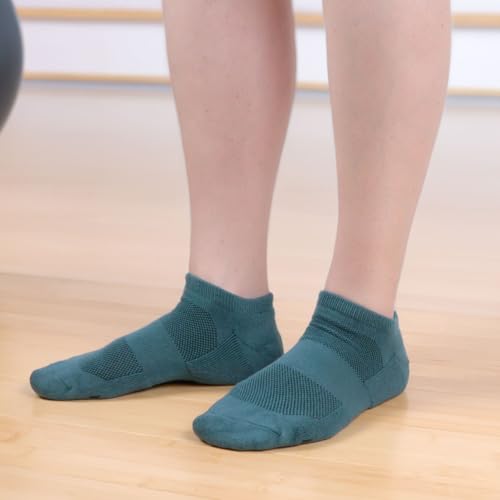 Image of BambooMN Men and Women's Rayon from Bamboo Low Cut Ankle Socks for Sports, Work and Everyday Wear - 4 Pairs - Unisex Sizing