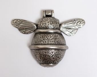 Bee Door Knocker for Front Door Silver | Polished Solid Nickel Chrome Knockers Strike Plate | UPVC | Front Door Furniture (Antique Finish)
