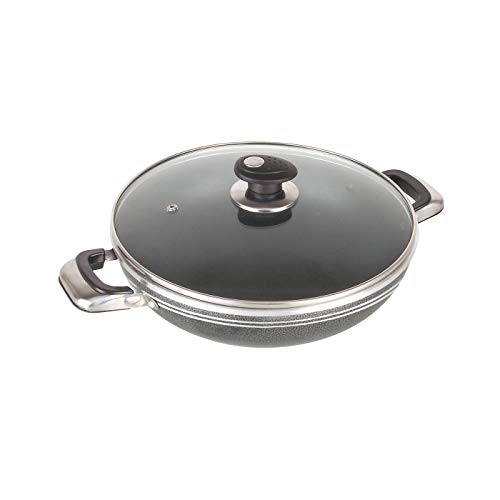 Una Wok antiadherente con dos asas y tapa, base de inducción, 24 cm