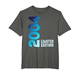 Design parfait pour un anniversaire. Excellent cadeau d'anniversaire et idée de cadeau pour toute personne célébrant son anniversaire 2004. Idéal comme accessoire d'anniversaire, tenue d'anniversaire, vêtements d'anniversaire ou décoration d'anniversaire. Cadeau d'anniversaire 2004 pour anniversaire 2004 comme design vintage 2004.