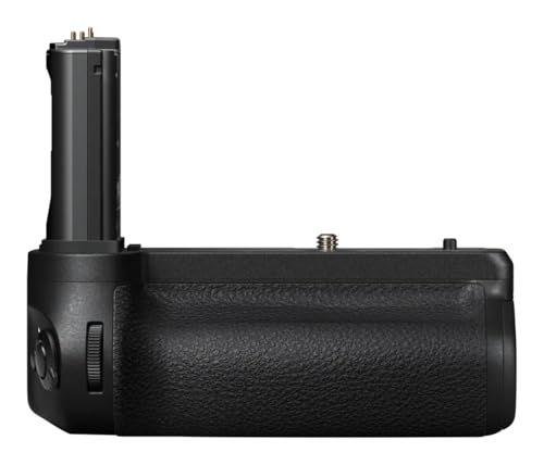 Potenza e resistenza: Aumenta l'autonomia della tua fotocamera Z fino a 1.9x con due batterie EN-EL15c e gestisci al meglio gli scatti in verticale con i controlli dedicati; resiste a polvere e gocce d'acqua, anche a temperature fino a -10°C