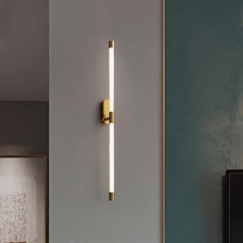 Lampe murale LED tout en cuivre pour illuminer un couloir sombre avec style