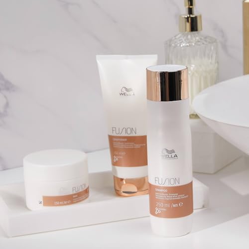 Foto von Wella Professionals Fusion Repair Conditioner, 1er Pack (1 x 200 ml)