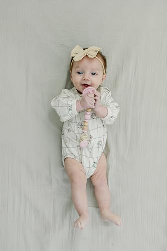 Image of Silicone Pacifier Clip - Metal-Free, Rust-Free, 100% Food-Grade Silicone and Natural Beech Wood, Secure Pacifier Holder & Accessory for Babies - Ballerina - Mila & Lulu | Metal-Free and Rust-Free