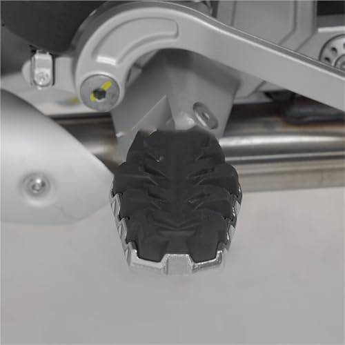 Repose-Pieds Tracer 900 pour Résoudre le Manque d'Adhérence des Bottes