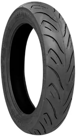 Imagem lateral do pneu com fundo neutro e sem distrações. Imagem lateral do pneu com fundo neutro e sem distrações.