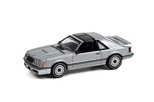 ModelToyCars 1982 Ford Mustang GT 5.0 plata metálico 1/64