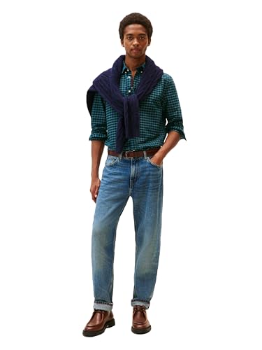 Image of Tommy Hilfiger Men's Long Sleeve Oxford Shirts in Regular Fit, Men's Button Down Shirts, Also Available in Big and Tall