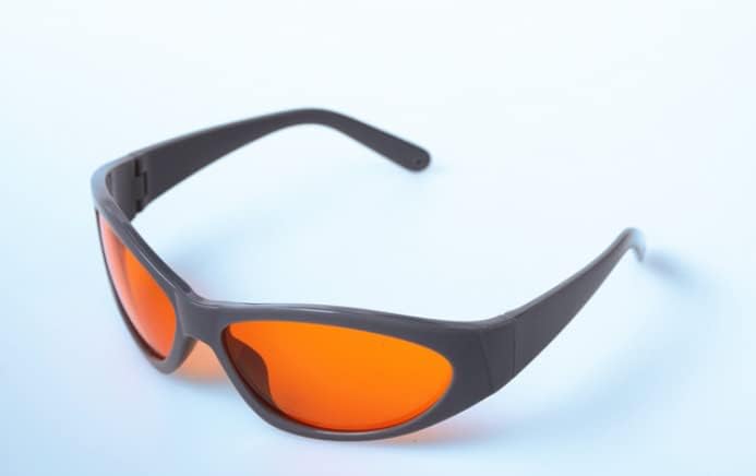 200-540nm O.D5+GHP laser protective glasses The beautician operates the glasses safely