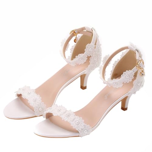 Sandales en dentelle blanche confortables pour ne plus souffrir en soirée