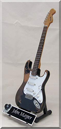 JOHN MAYER Guitare Miniature Monster Relic avec médiator - Les Beatles, Paul McCartney, John Lennon, RIngo Starr, George Harrison JOHN MAYER Guitare Miniature Monster Relic avec médiator – Image 3