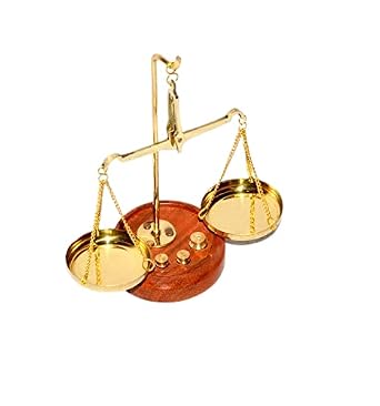 Royalantique Graceful Brass Antique Weighing Scale Balance Justice Law Scale Decoration Divine Item Jewellery with Complete Weight Vintage Weighing Machine Taraju Apothecary Scale