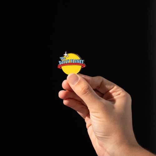 Grupo Erik Set Of 4 Pins - DC Comics Superman Merchandise | Enamel Pins, Cute Pin Badges | Superman Gifts Under 15 Pounds, Funny Gifts For Friends - Afbeelding 6