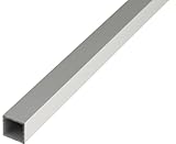 El material es de aluminio anodizado plata