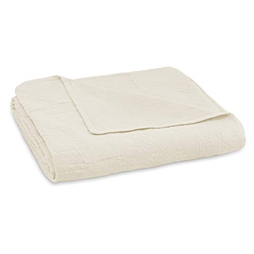 King Charles Modern Farmhouse Floral Matelasse Bedspread, 100% Cotton Breathable Bedding, Full/Queen, Ivory