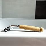 Natural Bamboo Razor with Replaceable Blades (1) - Image 8