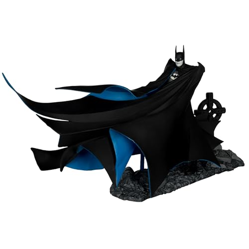 Dalla gamma DC Multiverse di McFarlane arriva questa action figure dettagliata e articolata. Misura circa 18 cm di altezza e viene fornito con altri accessori e base.