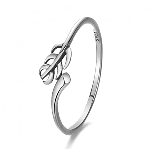Anneau en argent 925 pour femme : la bague discrète à porter du matin au soir