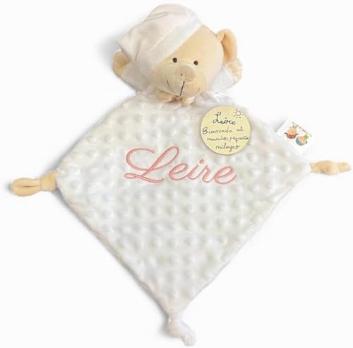 Danielstore Dou Dou Bebé Personalizado con Nombre | Osito de Apego Unisex| Manta Suave Antiestrés | Regalo Recién Nacido y Baby Shower + Placa con Nombre| Padres primerizos Mamás primerizas
