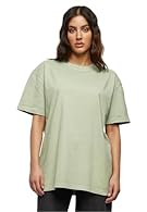 Oversized fit: the wide fit offers freedom of movement, so that the T-shirt is particularly comfortable to wear Skin-friendly fabric: the cotton fabric impresses with skin-friendly wearing properties and trendy wash Boyfriend style: overlapping shoul...