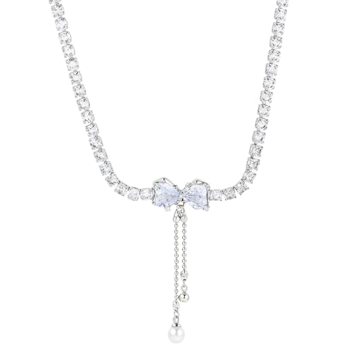 Collier papillon en argent précieux avec strass scintillants de prestige