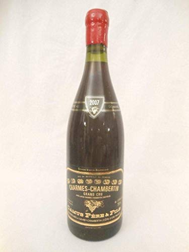 charmes-chambertin camus père et fils grand cru rouge 2007 - bourgogne france: une bouteille de vin.