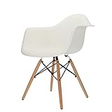 IKONE FÜR ZUHAUSE: Der POP Designer Esszimmerstuhl DAW ist seit Jahren einer der beliebtesten Stühle. Egal ob im Esszimmer, Wohnzimmer oder Büro - der POP Designer Schalensessel macht überall eine gute Figur. Jetzt auch mit Sockel aus Ahornholz.