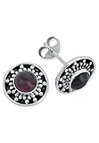 Material: 925er Sterling Silber; Edelstein: Granat; Cabochon Schliff; Steingröße: 5 x 5 mm; Größe: 11 x 11 mm; Farbe: rot; Steinform: rund; Stil: orientalisch aufwändig verspielt; Preis pro Paar Ohrringe; Lieferung in kleinem Stoffbeutel