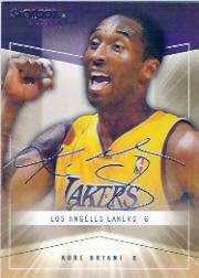 2004 Skybox Autographics Basketball Card (2004-05) #17 Kobe Bryant