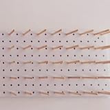Cocoarm Pannello Forato Autoadesivo per Cucito Pannello Forato per Rocchetto in Legno 11,8 X 11,8 Pollici con 25 Ganci in Legno Organizzatore da Parete Multi Scomparto per Sala da Cucito Area
